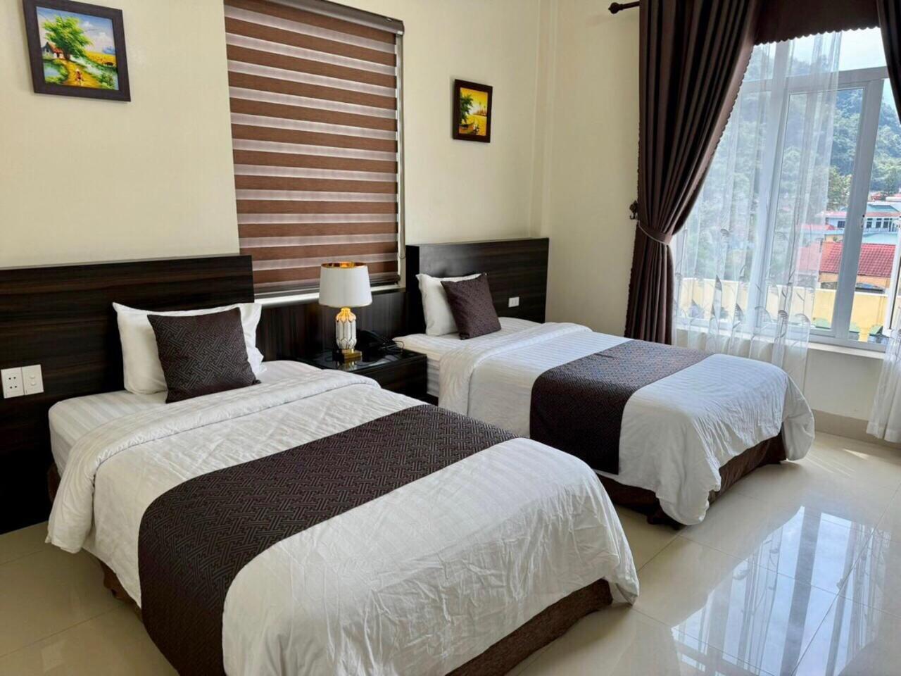 Royal Hotel Ha Giang Buitenkant foto